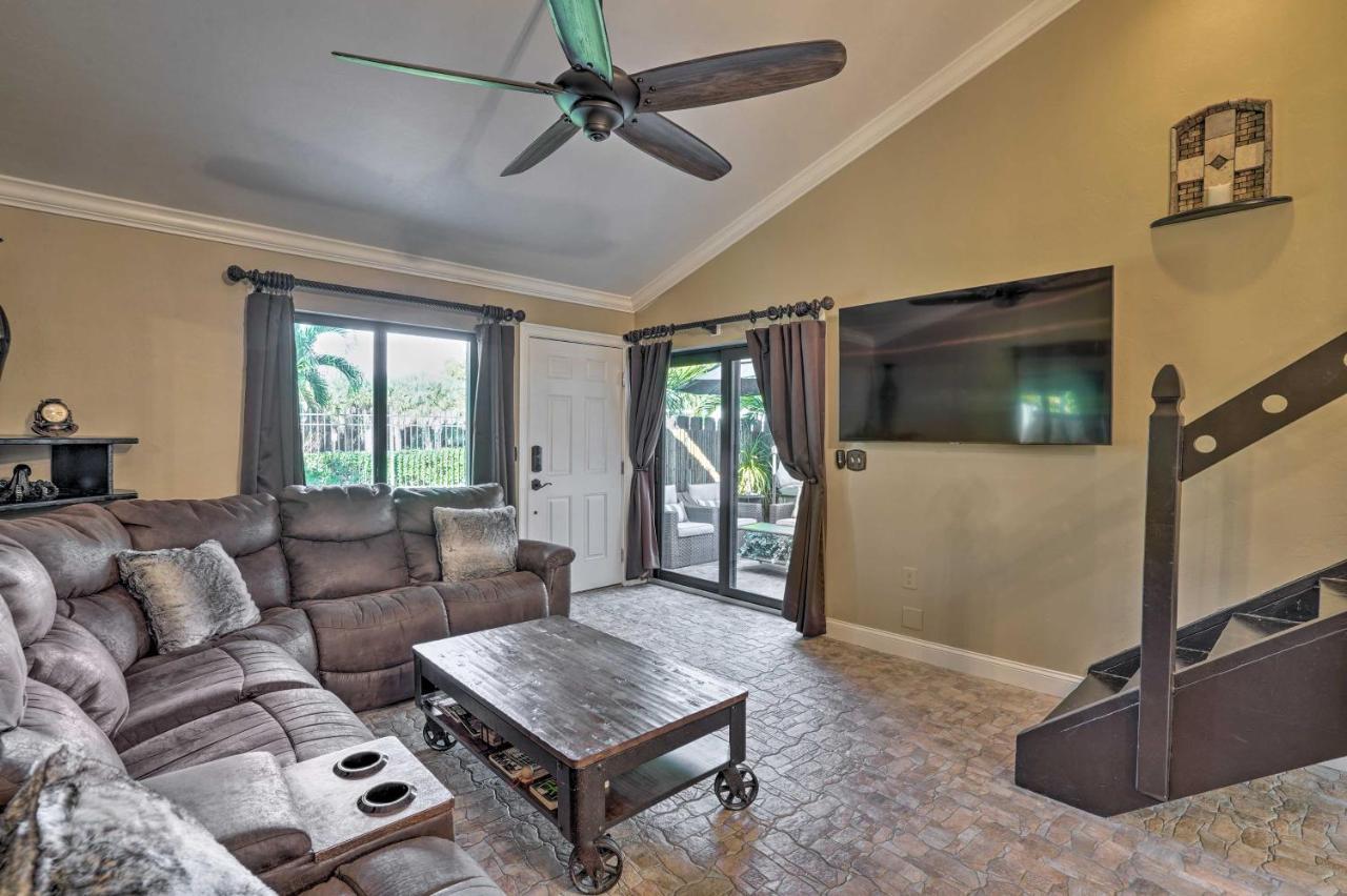 Chic Fort Myers Escape With Community Perks! Exterior photo