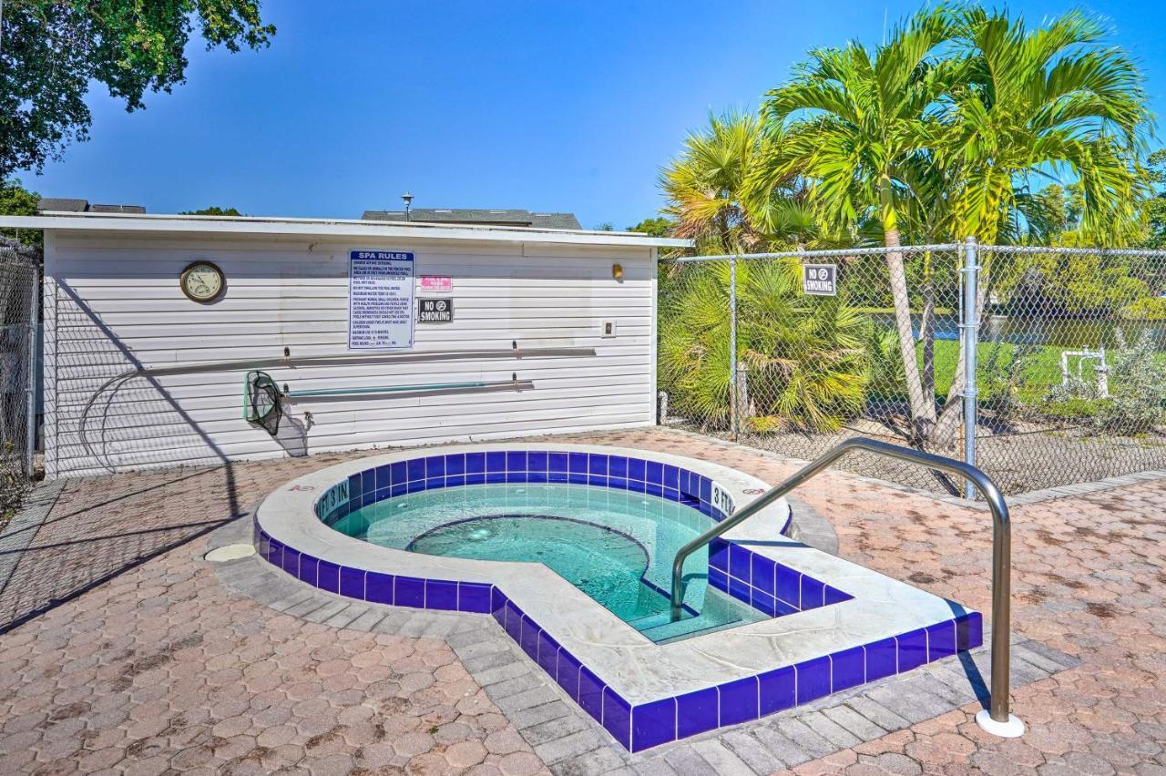 Chic Fort Myers Escape With Community Perks! Exterior photo